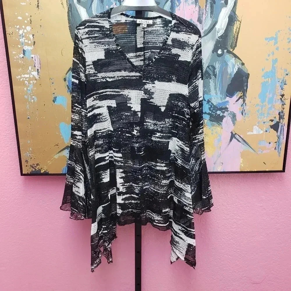 Adore Black and White Bell Sleeve Shark Bite Tunic